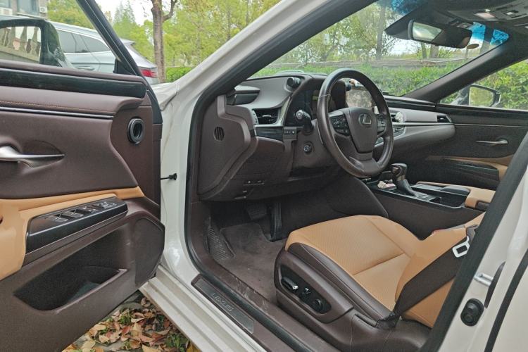 Used Lexus ES 2020 200 Excellence Edition Driver Seat