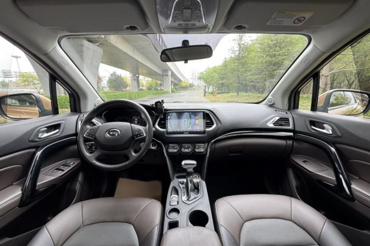 Used GAC Trumpchi GS4 2017 235T Automatic Two-Wheel Drive Luxury Smart Connectivity Version Interior 2