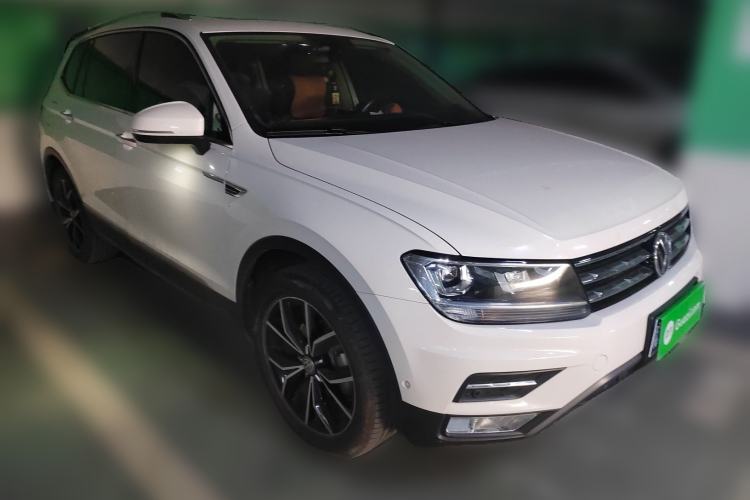 Used Volkswagen Tiguan L 2020 330TSI Automatic Two-Wheel Drive Smart Luxury Edition China VI Standard
