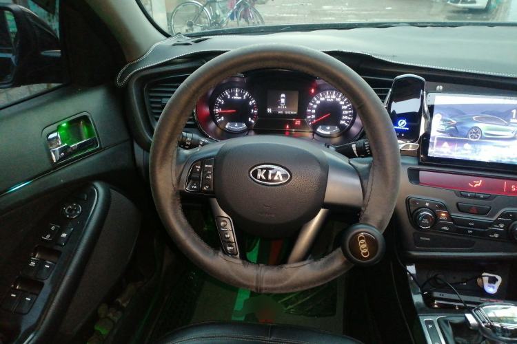 Used Kia K5 2011 2.0L Automatic DLX Steering Wheel