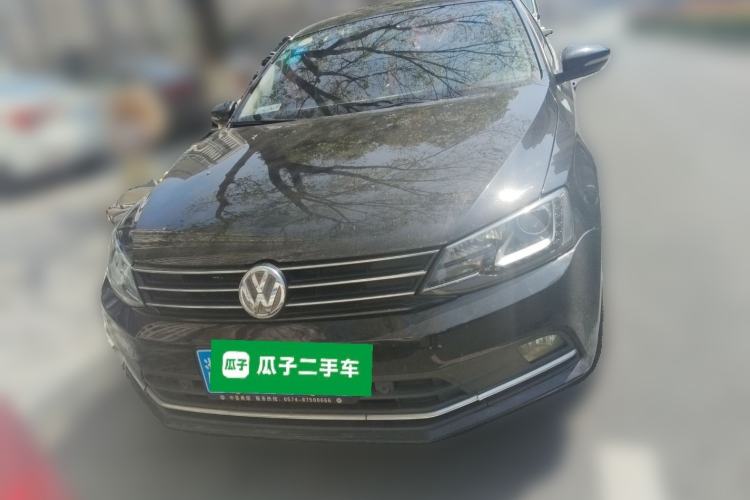 Used Volkswagen Sagitar 2017 230TSI Automatic Luxury Edition
