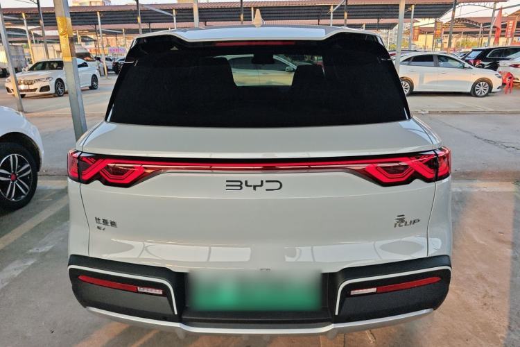 Used BYD Yuan UP 2025 Model 301KM Leading Version
