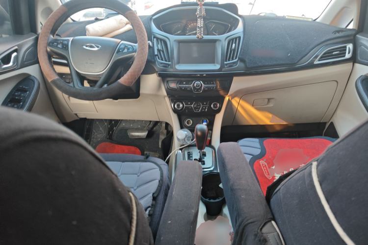 Used Chery Arrizo M7 2015 2.0L CVT Wide Enjoyment Edition 232 Seats Center Console