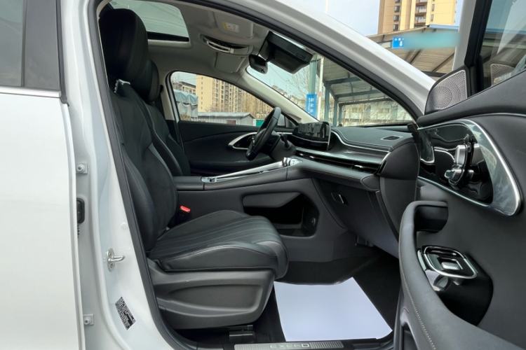 Used EXEED Lingyun 2024 300T Two-Wheel Drive Starlight Edition Interior 9