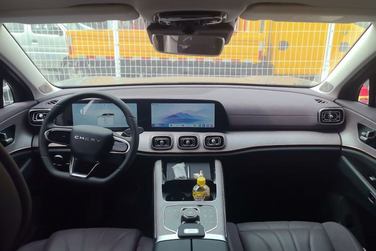 Used Chery Tiggo 9 C-DM 2025 1.5T 106KM Ultra-Comfort Edition 5 Seats Lithium-NMC Center Console