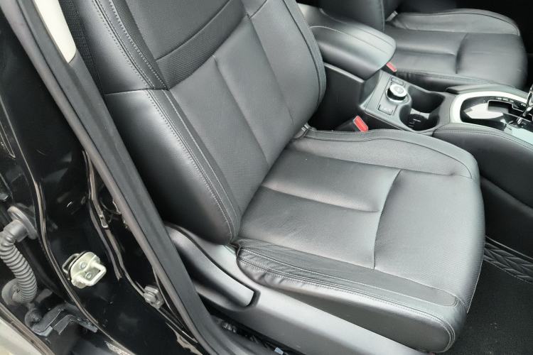 Used Nissan X-Trail 2017 2.5L CVT Leading Edition 4WD
