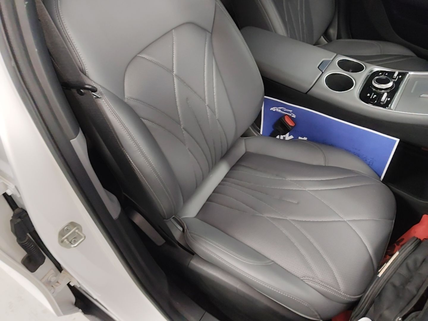 Geely Galaxy L6 2025 EM-i 140km Explorer+ Edition — снимка 19