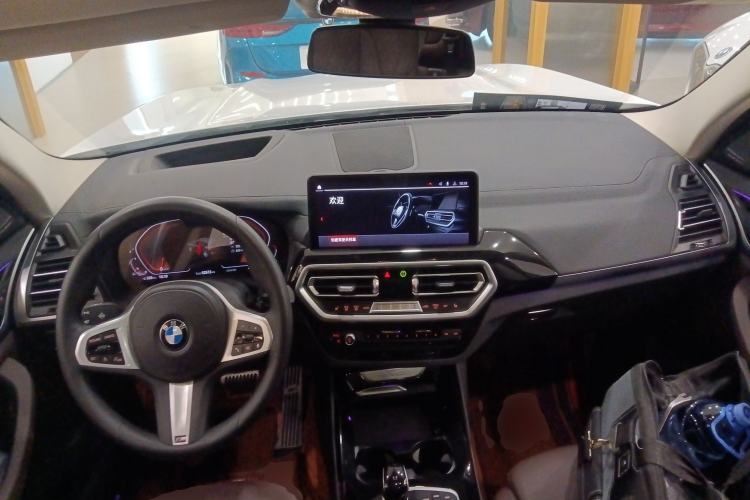 Used BMW X3 2022 xDrive25i M Sport Package Center Console