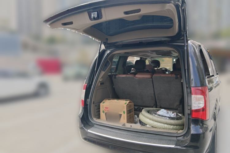 Used Chrysler Grand Voyager 2013 3.6L Luxury Edition Trunk