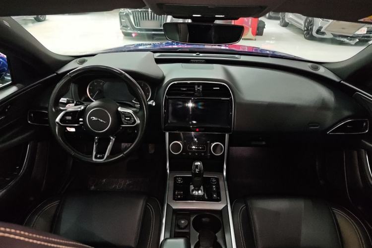 Used Jaguar XEL 2020 2.0T 200PS R-DYNAMIC Youth Sports Edition Interior 8