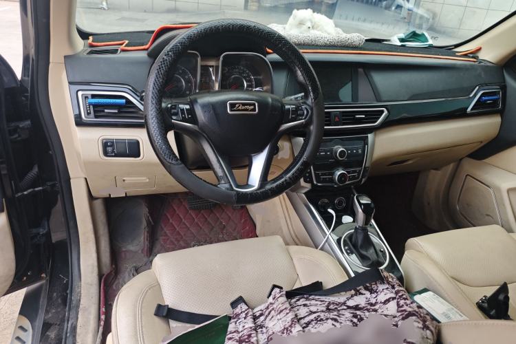 Used Zotye Domy X5 2017 Upgraded Model 1.5T CVT ZHANG GUI Version Center Console