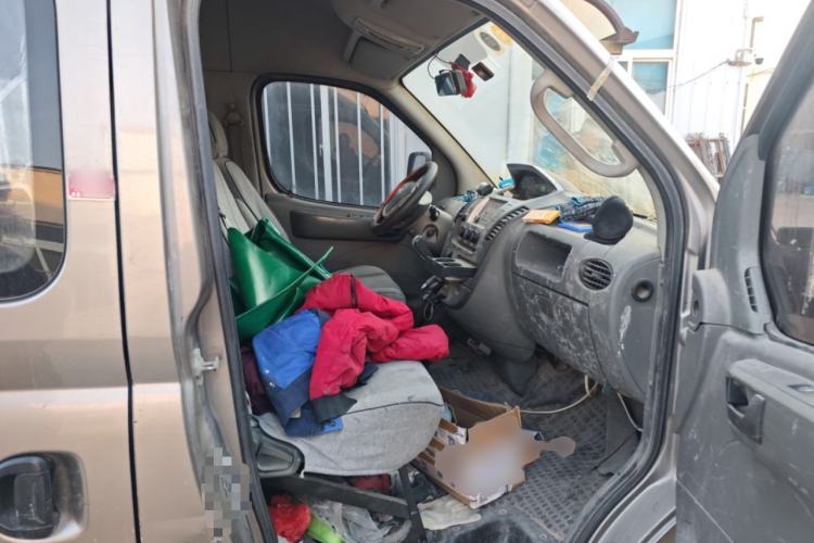 Used SAIC MAXUS Xintu V80 2017 2.5T 5-Speed Manual Aoyuntong National V Short Wheelbase Mid-Roof 5/6/10-Seater
