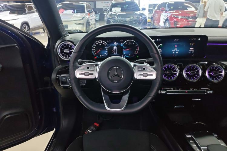 Used Mercedes-Benz A-Class 2022 Revised Version A 200 L Sport Sedan Fashionable Style Steering Wheel