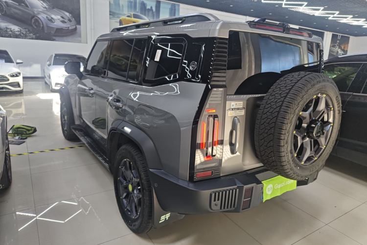 Used JETOUR Traveler 2023 2.0T All-Wheel Drive CrossPRO+