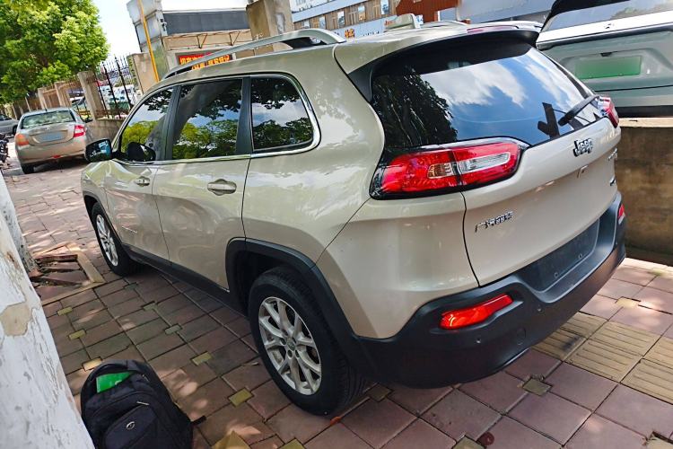 Used Jeep Cherokee 2016 2.0L Superior Edition
