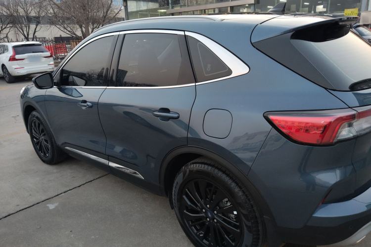 Used Ford Escape 2024 EcoBoost 245 Two-Wheel-Drive Titanium Edition