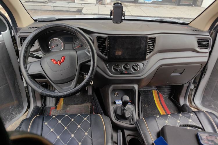 Used Wuling Hongguang V 2022 1.5L Jingqu Version Hydraulic Power Steering LAR