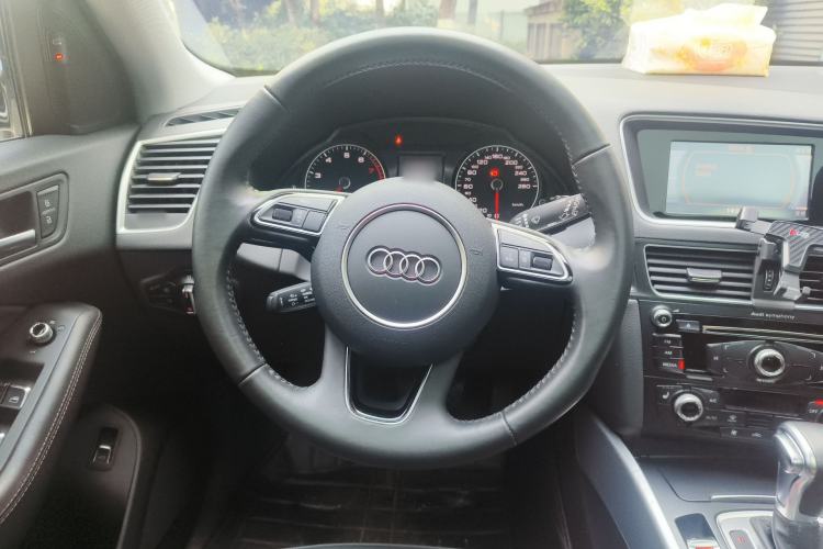 Used Audi Q5 2018 Collector's Edition 40 TFSI Technology Model
