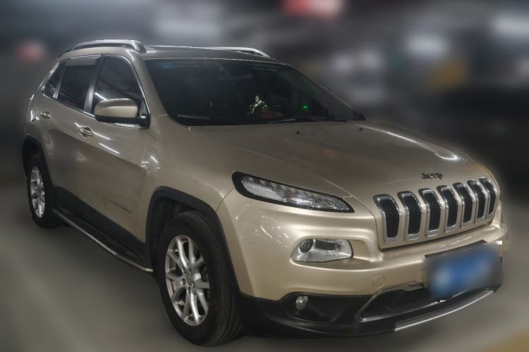 Used Jeep Cherokee 2017 2.0L Superior Edition
