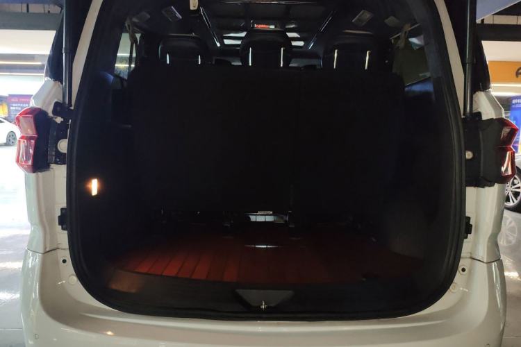 Used SAIC MAXUS G20 2021 PLUS 2.0T Gasoline Automatic Luxury Edition Trunk