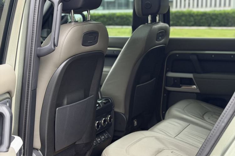 Used Land Rover Defender 2020 110 P400 HSE Exterior 9