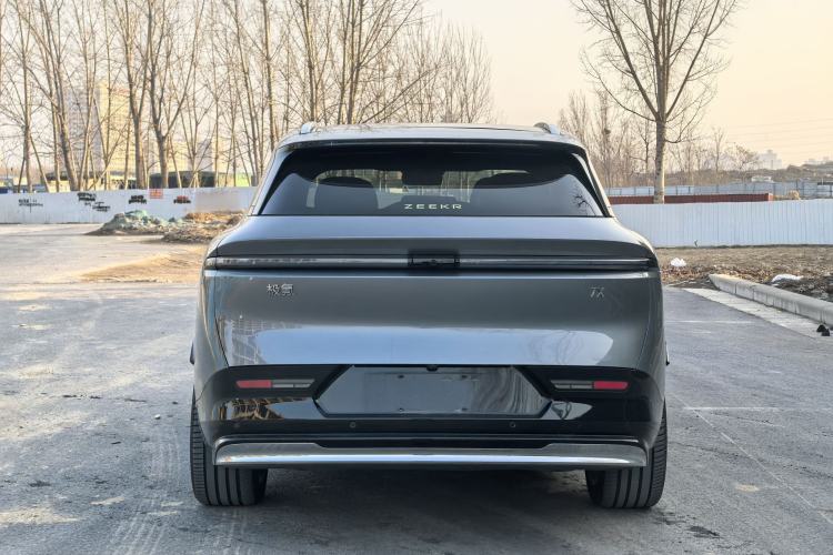 Used Zeekr 7X 2025 100 kWh Long-Range Rear-Wheel Drive with Intelligent Driving Features