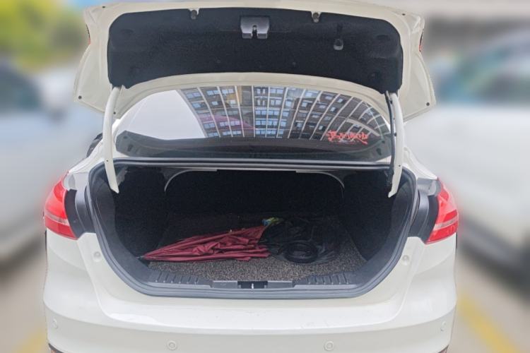 Used Ford Focus 2017 Sedan 1.6L Automatic Fashion Edition Smart Drive Version Trunk