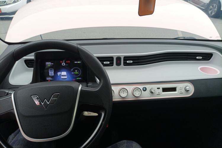 Used Wuling Hongguang MINIEV 2021 Macaron Premium Model – Lithium Iron Phosphate Center Console