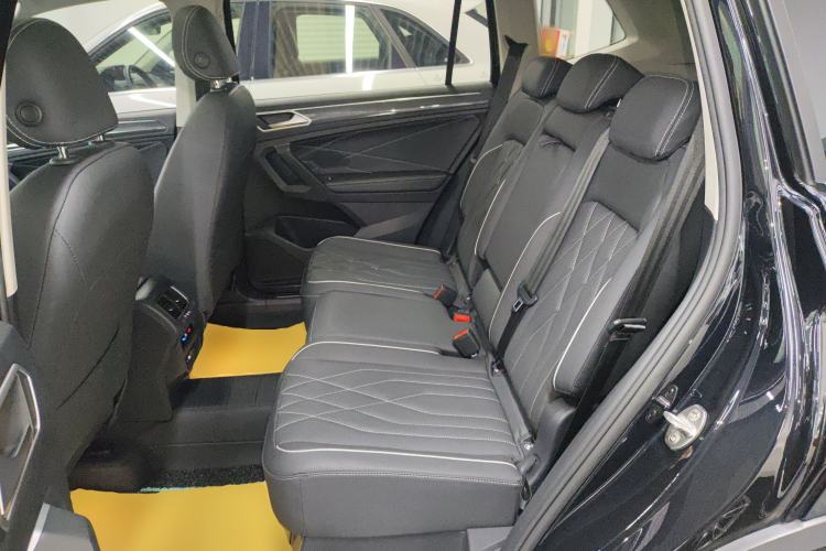 Used Volkswagen Tiguan L 2023 330TSI Automatic Two-Wheel Drive R-Line Enjoyment Edition