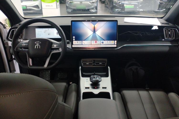 Used BYD Song Pro New Energy 2025 Second-Generation Intelligent Driving Version DM-i 115KM Excellence Edition Center Console