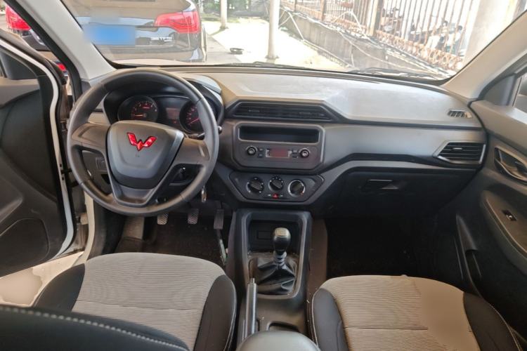 Used Wuling Hongguang 2021 1.5L Revised S Base Version with Electric Power Steering LAR Center Console