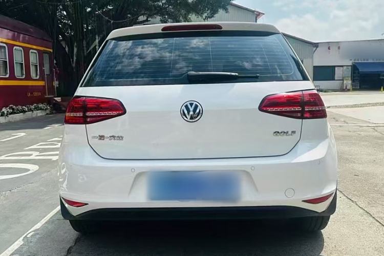 Used Volkswagen Golf 2016 1.6L Automatic Fashion Model