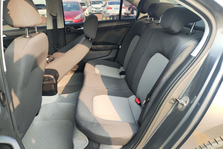 Used Skoda Rapid 2013 1.6L Manual Enjoyment Model