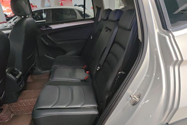 Used Volkswagen Tiguan L 2017 330TSI Automatic Two-Wheel Drive Luxury Edition Left Rear Seat