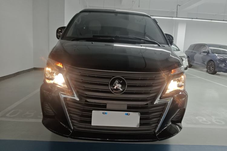 Used FORTHING Lingzhi 2023 M5L 1.6L Base Model 7 Seats Front