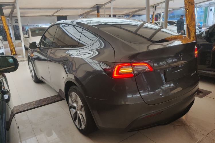 Used Tesla Model Y 2021 Long-Range All-Wheel-Drive Version