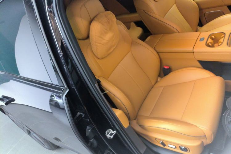 Used Li Auto i6 2025 Model Two-Wheel-Drive Standard Type