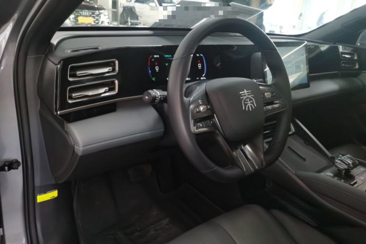 Used BYD Qin L 2024 DM-i 80KM Leading Model Center Console