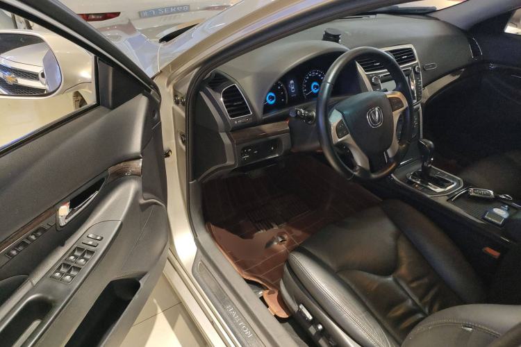 Used Changan Raeton 2013 1.8T Automatic Flagship Model China IV Standard
