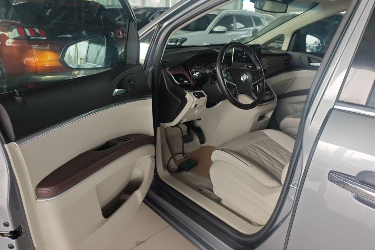 Used Buick GL8 2021 Land Cruiser Executive Class 652T Luxury Model
