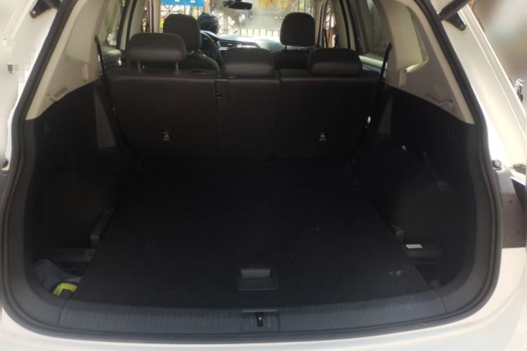 Used Volkswagen Tiguan L 2019 Restyled 330TSI Automatic Two-Wheel Drive R-Line Flagship Version China VI Standard
