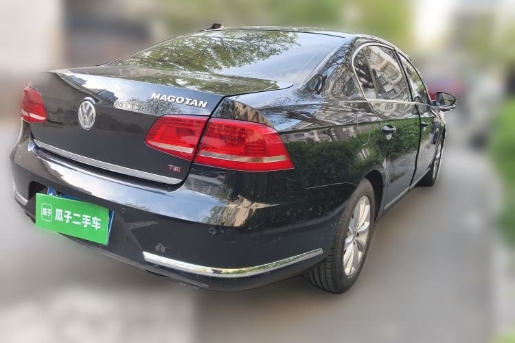 Used Volkswagen Magotan 2015 2.0 TSI Luxury Model Rear Right 45 Deg