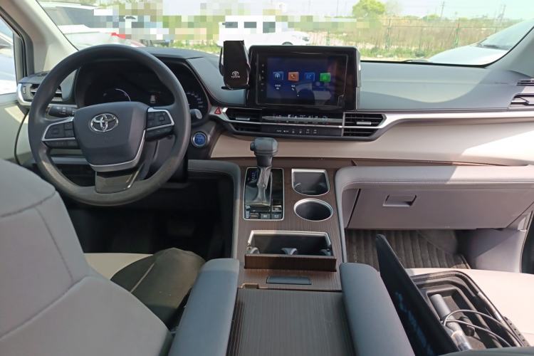 Used Toyota Granvia 2023 2.5L Hybrid Comfort Edition Center Console