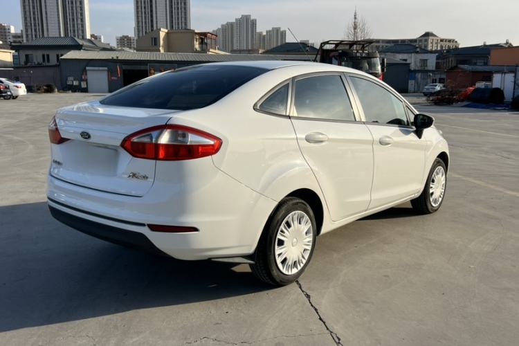 Used Ford Fiesta 2013 Sedan 1.5L Manual Fashion Edition
