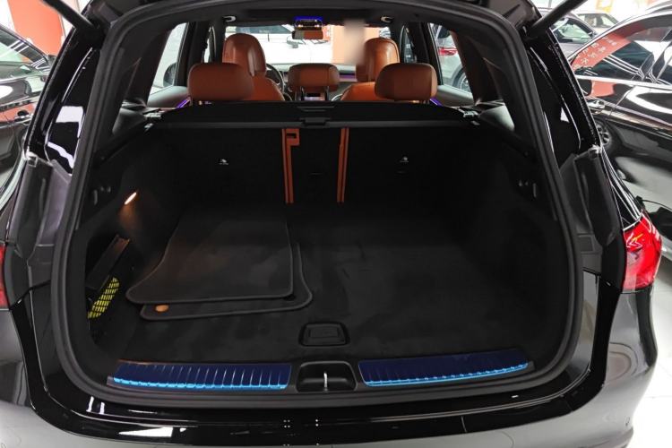 Used Mercedes-Benz GLC 2026 GLC 260 L 4MATIC Classic Edition Trunk