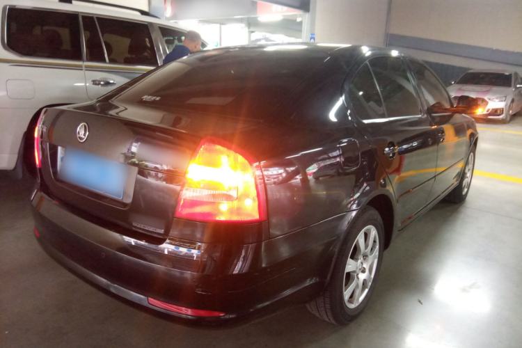 Used Skoda Octavia 2015 Classic Model 1.6L Automatic Yijie Version Rear Right 45 Deg
