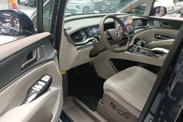 Used Denza D9 2022 DM-i 970 Four-Wheel Drive Flagship Model Driver Seat