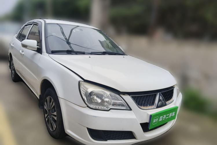 Used Soueast V3 Lingyue 2013 Revised Version 1.5L Manual – Affordable Edition Front Right 45 Deg