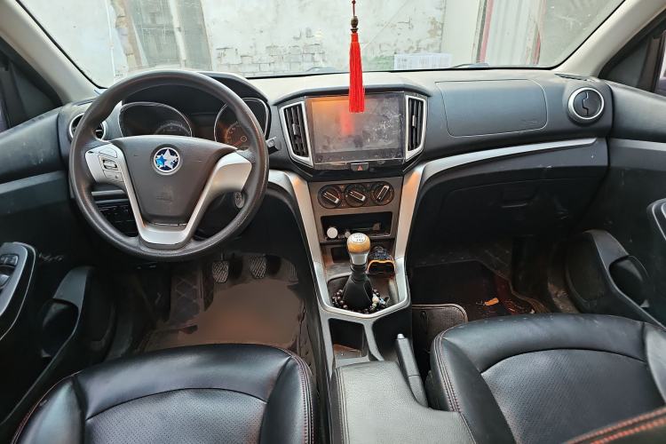 Used Venucia T70 2015 2.0L Manual RuiQu Version
