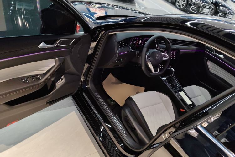 Used Volkswagen Magotan 2026 30 Million Vehicles Selected Model 380TSI DSG Luxury Edition Driver Seat